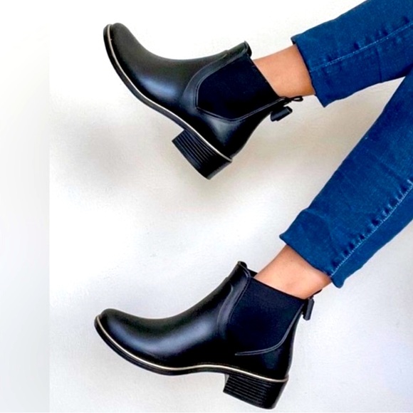 kate spade Shoes - KATE SPADE Chelsea Sedgwick Black Bow Ankle Rain Boots Sz 9